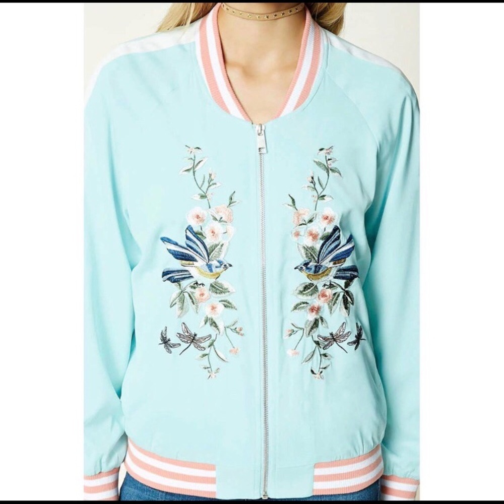 Forever 21 sz M embroidered floral bird jacket